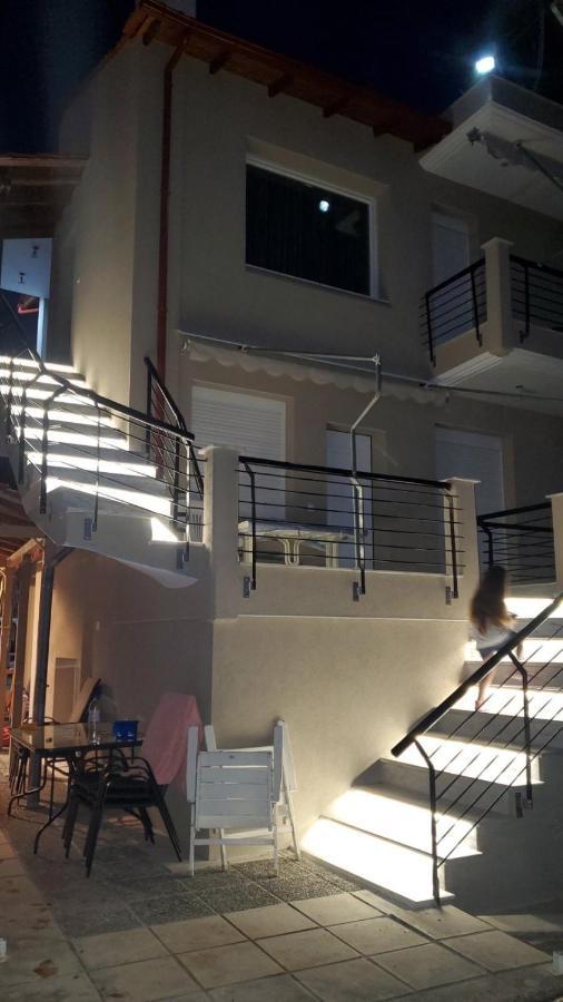 Vasilia Apartment Nea Iraklia Exterior photo